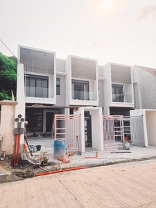 Bnew 3BR + 3.5 T&B + 2 Parking Slots Townhouse UPS 5 Sucat For Sale on Carousell