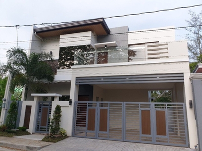 Brand new house for sale in Greenwoods subd.