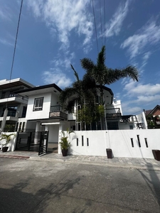 Chic House for Sale in Laguna – Modern Living at Its Finest on Carousell