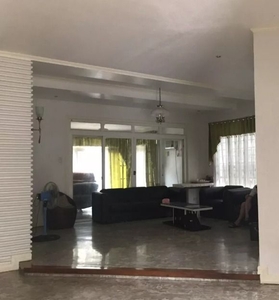 Classic House for Rent in Ayala Alabang Muntinlupa on Carousell