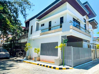 Corner House and Lot for sale in Greenwoods Pasig City