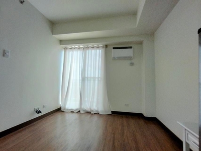 DMCI Prisma Astra 1BR with Parking for Sale on Carousell