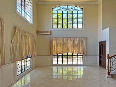 ELEGANT & NICELY LOCATED House For Sale with Pool in Ayala Alabang