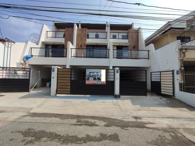 Elegant Triplex House For sale with 2car garage in las piñas City Near at SM SouthMall on Carousell