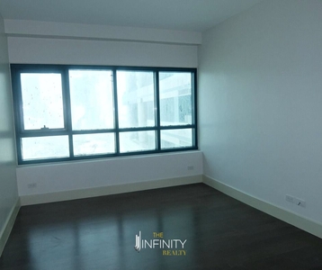 For Lease 2 Bedroom in Edades Tower