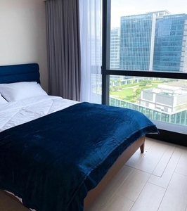 For Lease: 2BR w/ Parking in One Uptown Residences for only 85k/mo! on Carousell
