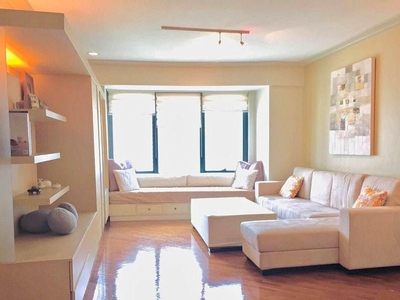FOR RENT: 1BR Amorsolo Square East Rockwell on Carousell