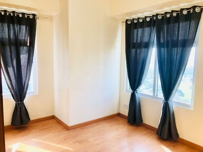 FOR RENT: 2BR Corner Unit with Parking Slot at Trion Tower 2
