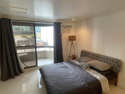FOR RENT CONDO IN LPL MANOR SALCEDO VILLAGE on Carousell