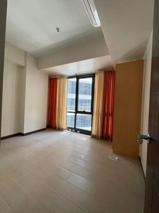 For Sale 1 bedroom clean title unit in Florence Mckinley on Carousell