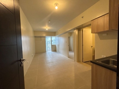 For Sale: 1bedroom with balcony in Avida Towers Turf BGC on Carousell