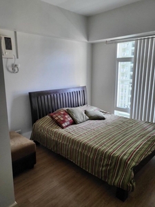 FOR SALE: 1br Unit at The Red Oak- Two Serendra on Carousell