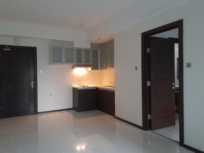 For Sale: 1BR w/ Parking in Trion Tower 3 for only 9M! on Carousell
