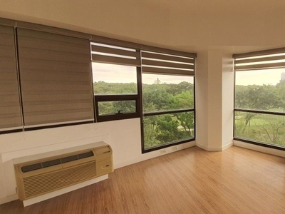 For Sale: 2BR Unit in Icon Residences