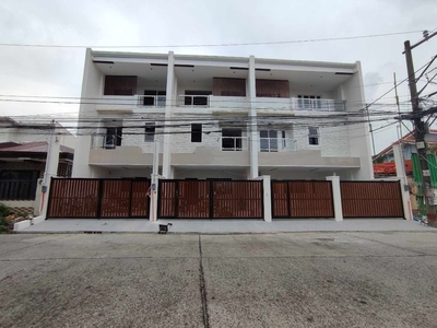 FOR SALE BRAND NEW MODERN DESIGN TRIPLEX THREE (3) STOREY HOUSE AND LOT IN LAS PIÑAS on Carousell