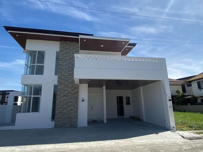 FOR SALE: Brand New Semi-Furnished House and Lot in Jubilation East Village
