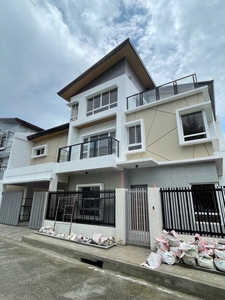 For sale corner house and lot in greenwoods executive village on Carousell
