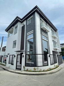 For sale house and lot in greenwoods executive village pasig on Carousell