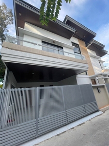 For sale house and lot modern in greenwoods executive village pasig on Carousell