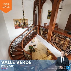 For Sale House and Lot with Swimming Pool in Valle Verde 5