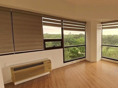 FOR SALE: ICON RESIDENCES 2BR 20M on Carousell