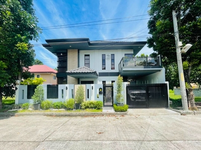 FOR SALE PRE OWNED MODERN TWO STOREY HOUSE IN PAMPANGA NEAR SM TELABASTAGAN on Carousell