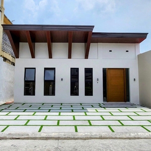 For Sale: Spacious Bugalow House and Lot in Las Piñas on Carousell
