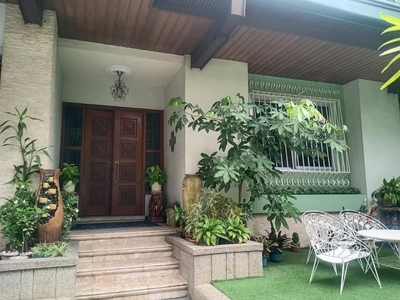 FULLY FURNISHED AND WELL MAINTAINED HOUSE AND LOT FOR SALE IN MAPAYAPA VILLAGE