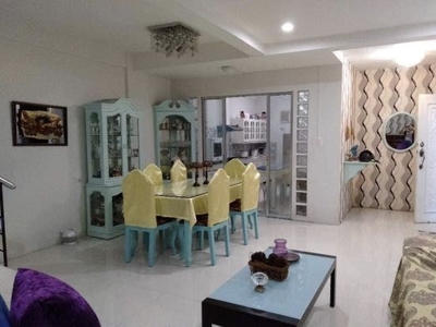 House and lot for sale in Bagbag Mindanao Avenue Quezon City on Carousell