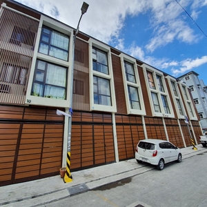 House And Lot For Sale in Sta. Ana Manila near Puregold Makati near Circuit Makati on Carousell