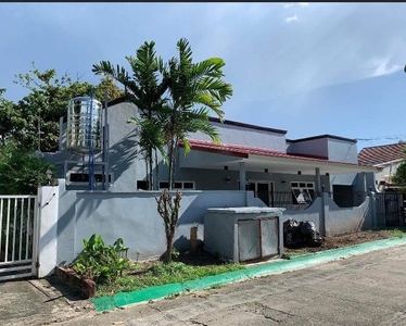 House and lot for sale - Molave Park Merville Paranaque city on Carousell