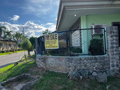 House and lot with a vacant lot for sale in Angeles City Near Clark on Carousell