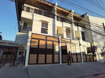 House For Sale in Maginhawa Quezon City near ATENEO de Manila University on Carousell
