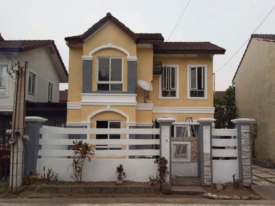 HOUSE FOR SALE. lancaster new city 2-storey house on Carousell
