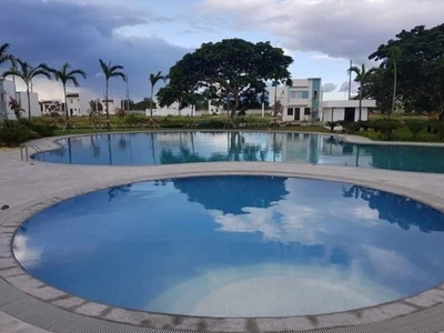 Lot for sale! Rush! Located west Wing residence eton city sta Rosa Laguna on Carousell