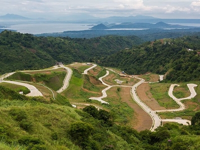 Lot For Sale - Twin Lakes Tagaytay Domaine Le Jardin 250sqm on Carousell