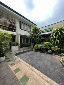 OLD HOUSE WELL MAINTAINED MANDALUYONG HOUSE AND LOT FOR SALE - RARE FIND - 1 MAIN HOUSE