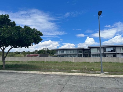 MC - FOR SALE: 304 sqm Residential Lot in The Enclave Alabang