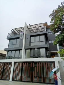 Modern Duplex HOUSE AND LOT FOR SALE WITH 4 BEDROOM OWN TOILET AND BATH AT EACH ROOM IN KAPITOLYO PASIG CITY | Near CAPITOL COMMONS | Fully Fitted on Carousell