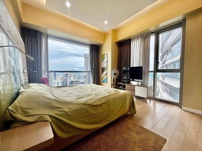 One Shangri-La Place 1 BR For Rent on Carousell