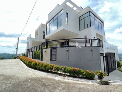 Overlooking Corner House for sale in Antipolo Sun Valley near SM Masinag LRT 2 Filinvest East Compare Volley Golf Barrington Heights Town & Country Alta Vista Mille Luce Park Ridge on Carousell