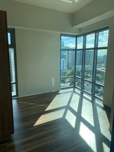 Park West BGC 2 Bedroom Semi Furnished For Rent near Uptown Place