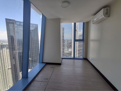 PENTHOUSE 2BR with balcony in MAKATI for sale on Carousell