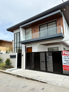 Pre-Selling Modern Designed Two Storey House for Sale in BF Homes