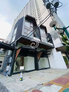 Prime Commercial Building for Sale in New Manila