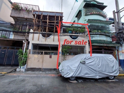 Property with Old Structure For Sale in Sta. Ana