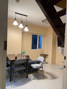 Quaint Victoria Station 1 GMA Kamuning for Rent on Carousell