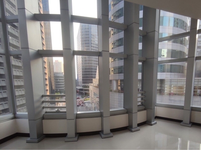 RENT TO OWN 5BR loft unit in ONE CENTRAL Makati on Carousell