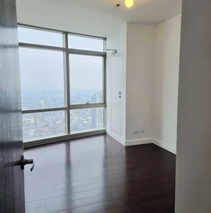 Rush 2br for sale east gallery place bgc market market serendra high street south on Carousell