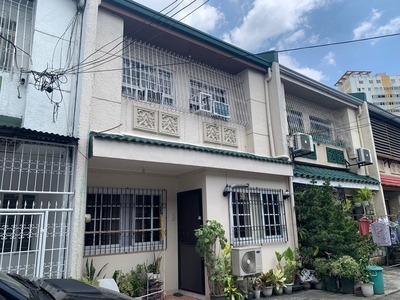 Rush Townhouse for sale near to Visayas Ave QC on Carousell